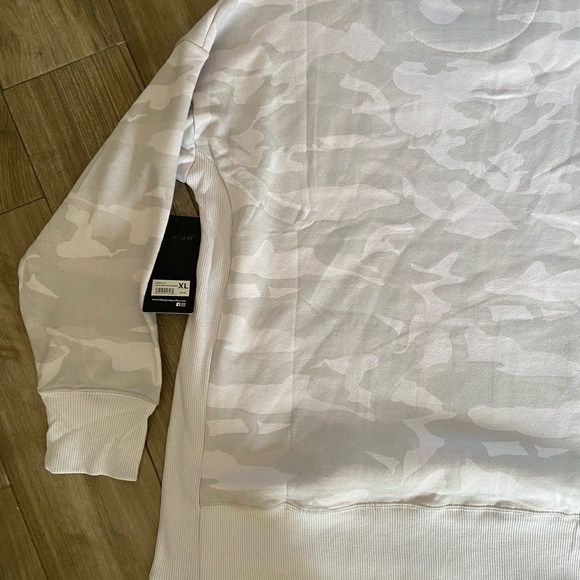 90 Degrees by reflex sweatshirt - Picture 11 of 12